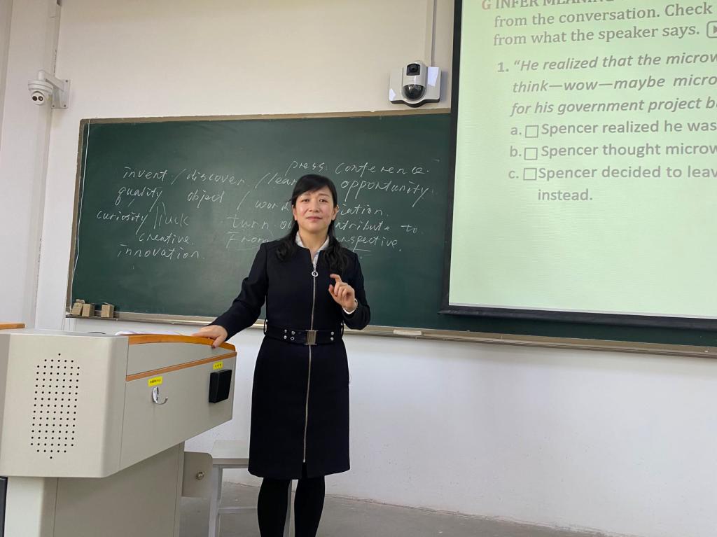 优秀班主任|中文字幕av
公共外语系教师：卫碧芹