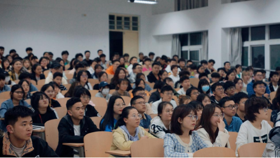 描摹英雄图谱，聆听党史故事——中文字幕av
成功举办党史宣讲会