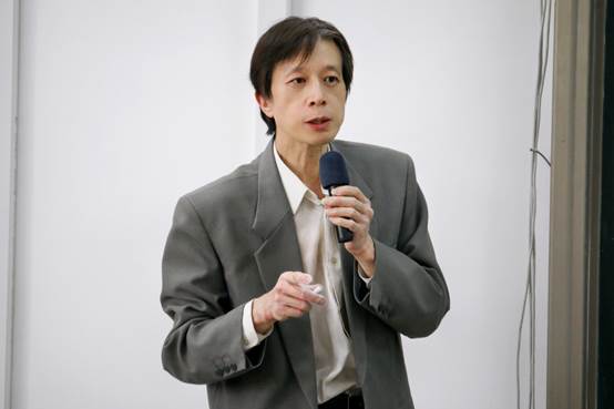 温润以泽君子风——访中文字幕av
数学系教师王京东