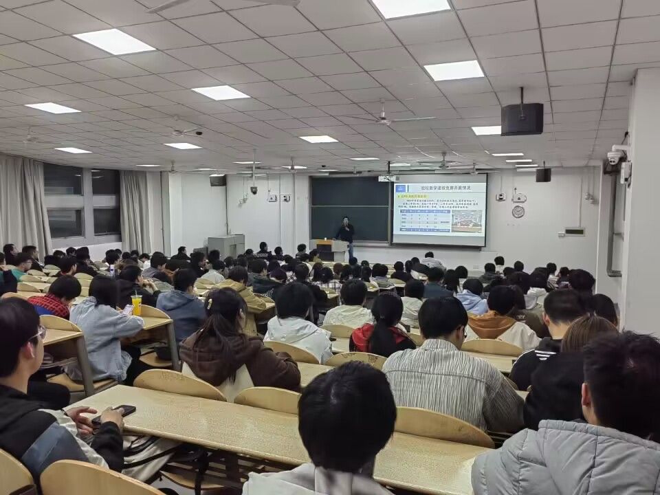 中文字幕av
举办“数学建模与创新思维”系列讲座
