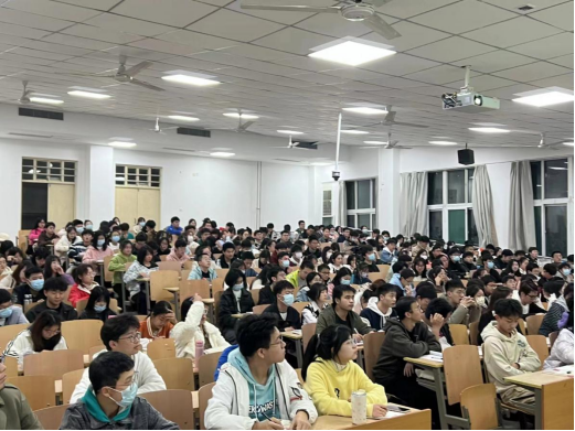 中文字幕av
第四期入党积极分子培训班理论授课顺利完成