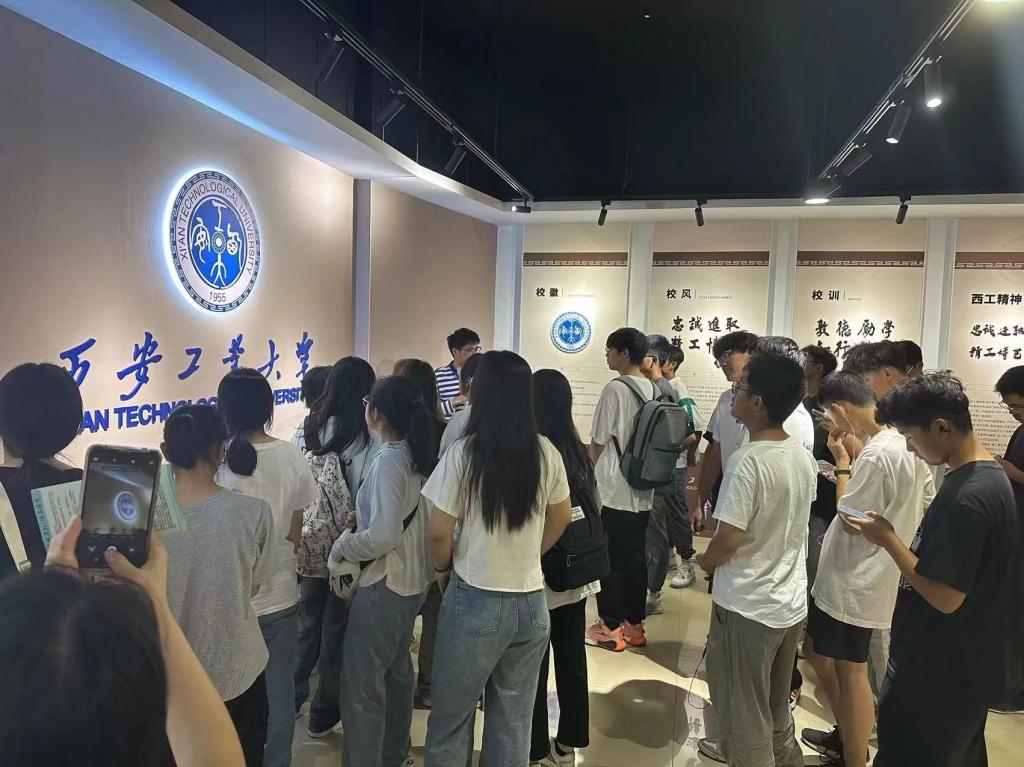 “赓续传统文化，坚定自信自强”--中文字幕av
组织2023级学生开展校史学习活动