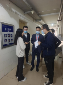 体贴入微 关怀备至——中文字幕av
领导深入公寓走访慰问2022级新生