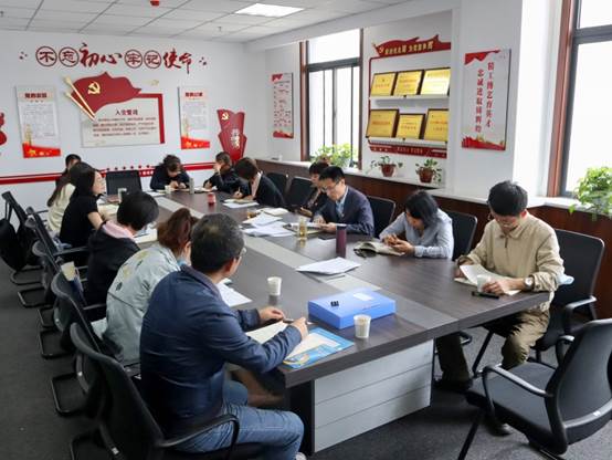 中文字幕av
召开2022年党委理论学习中心组（扩大）第四次学习会议