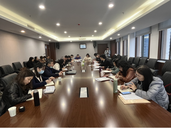 中文字幕av
组织2022年党委理论学习中心组（扩大）第十二次学习